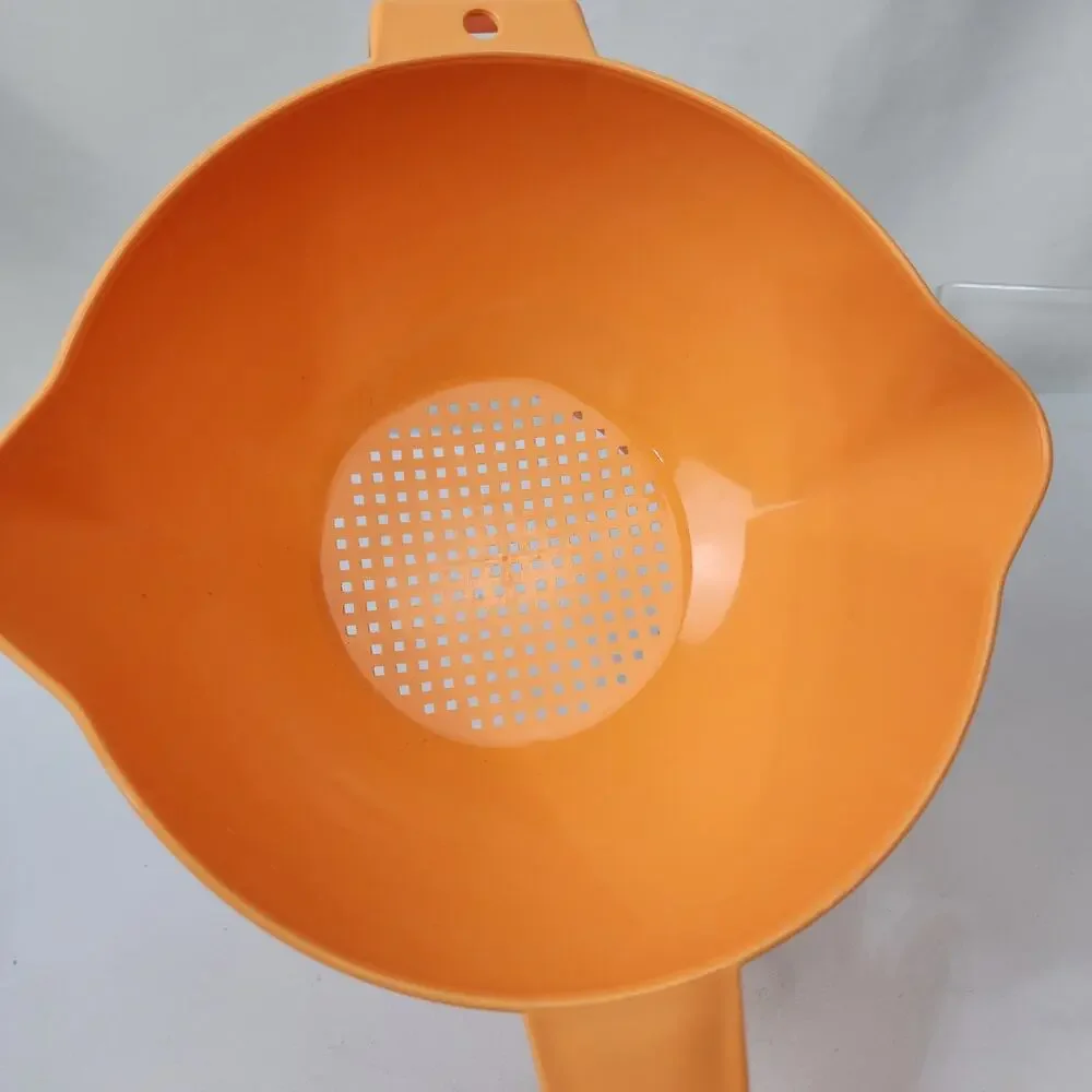Tupperware Large Strainer Colander #1523 2Qt Rare Tangerine Double Spout NWOT